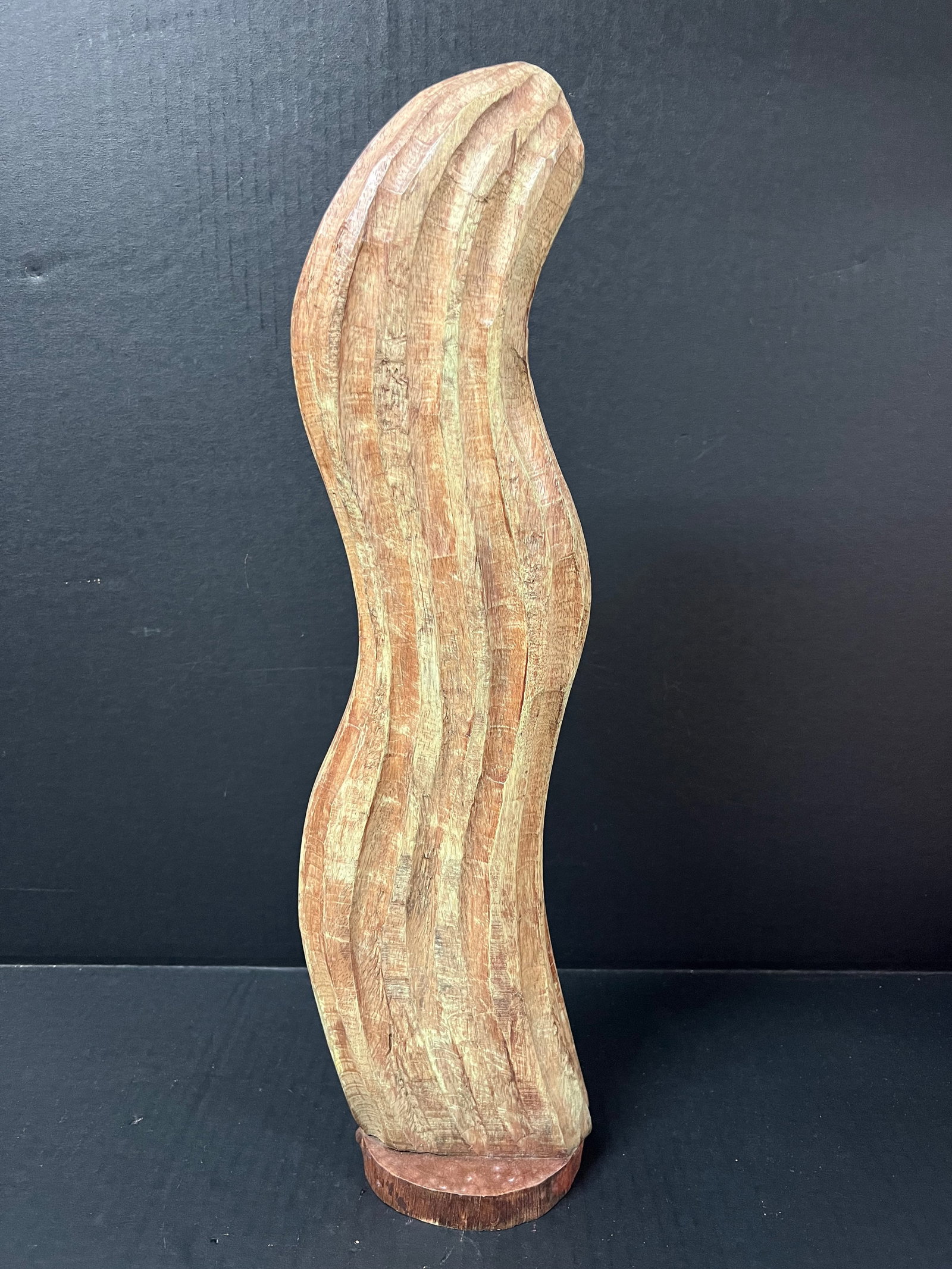 Vintage Hand Carved Wooden Cactus Tree Sculpture: Vintage Folk Art Hand Carved Wooden Cactus Tree Sculpture. The dimension is 20 inches high x 5 inches wide. Please be aware that some of the items are vintage, secondhand, old ages, antiques and may