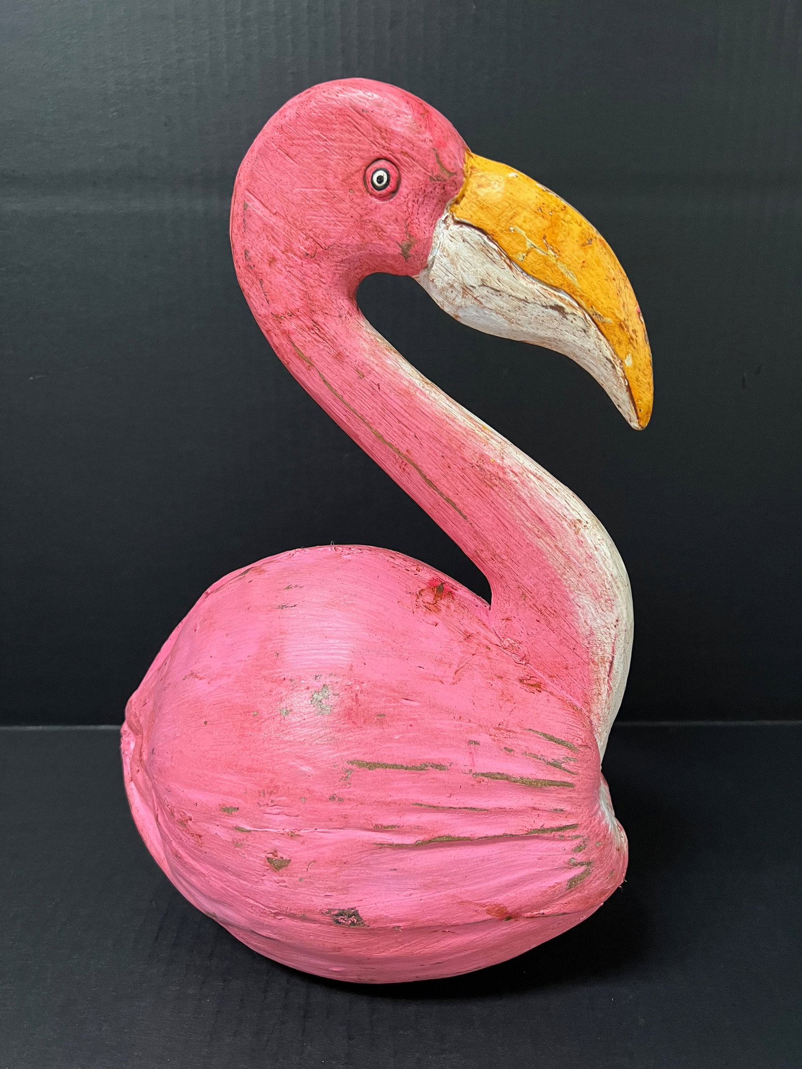 Vintage Folk Art Carved Wooden Painted Flamingo Bird Sculpture: Vintage Folk Art Carved Wooden Painted Flamingo Bird Sculpture. The dimension is 13 inches high x 8.5 inches wide. Please be aware that some of the items are vintage, secondhand, old ages, antiques an