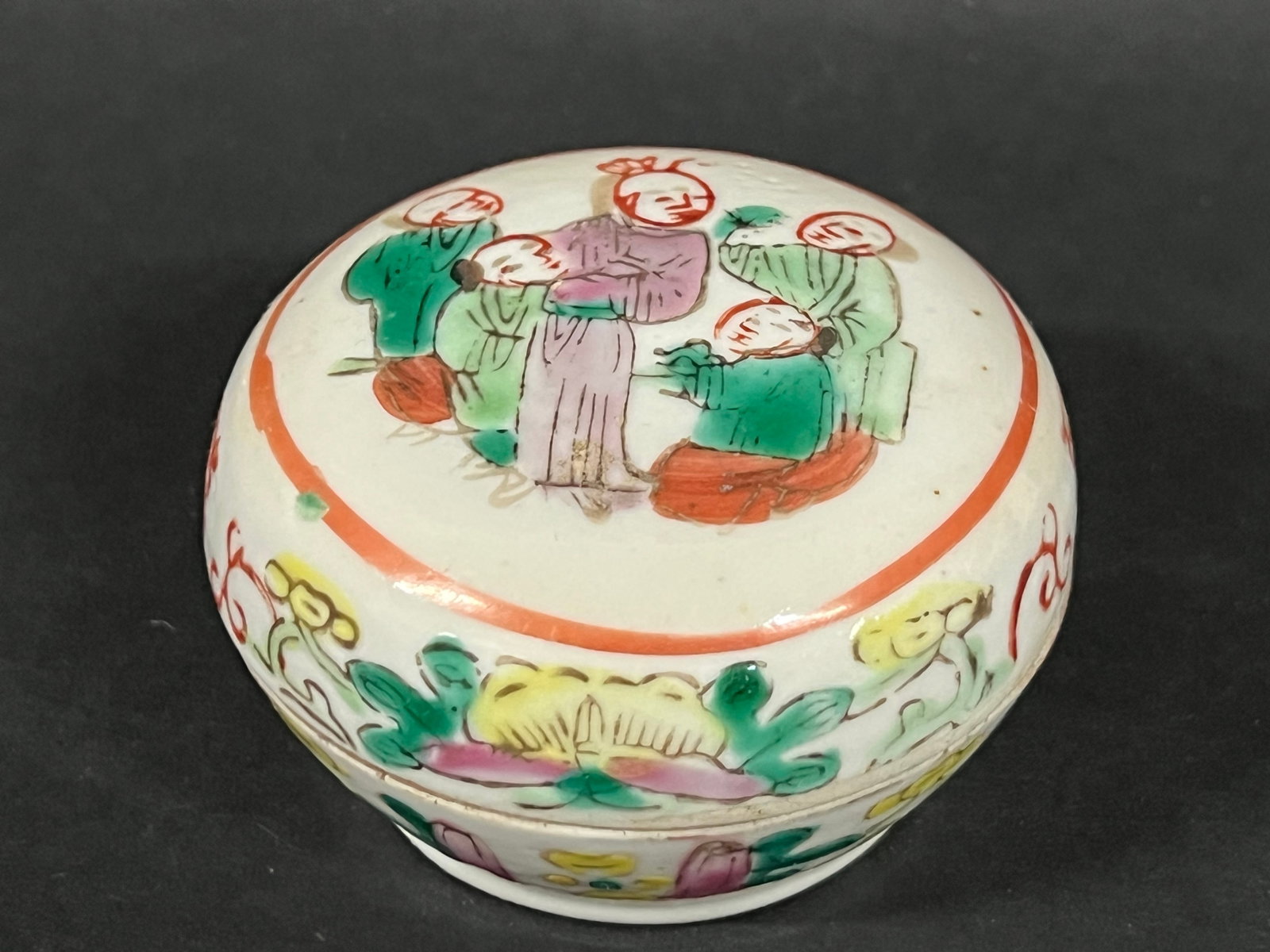 Porcelain Famille Rose Pill Box: Chinese Art Famille Rose Pill Box. The dimension is 2 inches high x 3 inches wide. Please be aware that some of the items are vintage, secondhand, old ages, antiques and may have a defects or sign of 