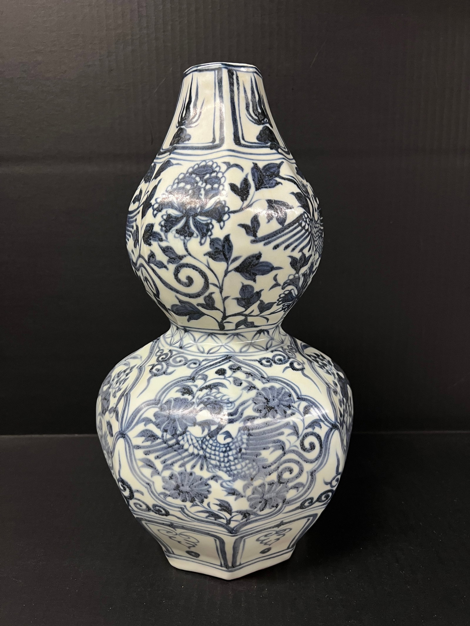 Porcelain Blue and White Double Gourd vase: Chinese Art Porcelain Blue and White Double Gourd Vase. The dimension is 13.75 inches high x 8 inches wide. Please be aware that some of the items are vintage, secondhand, old ages, antiques and may h