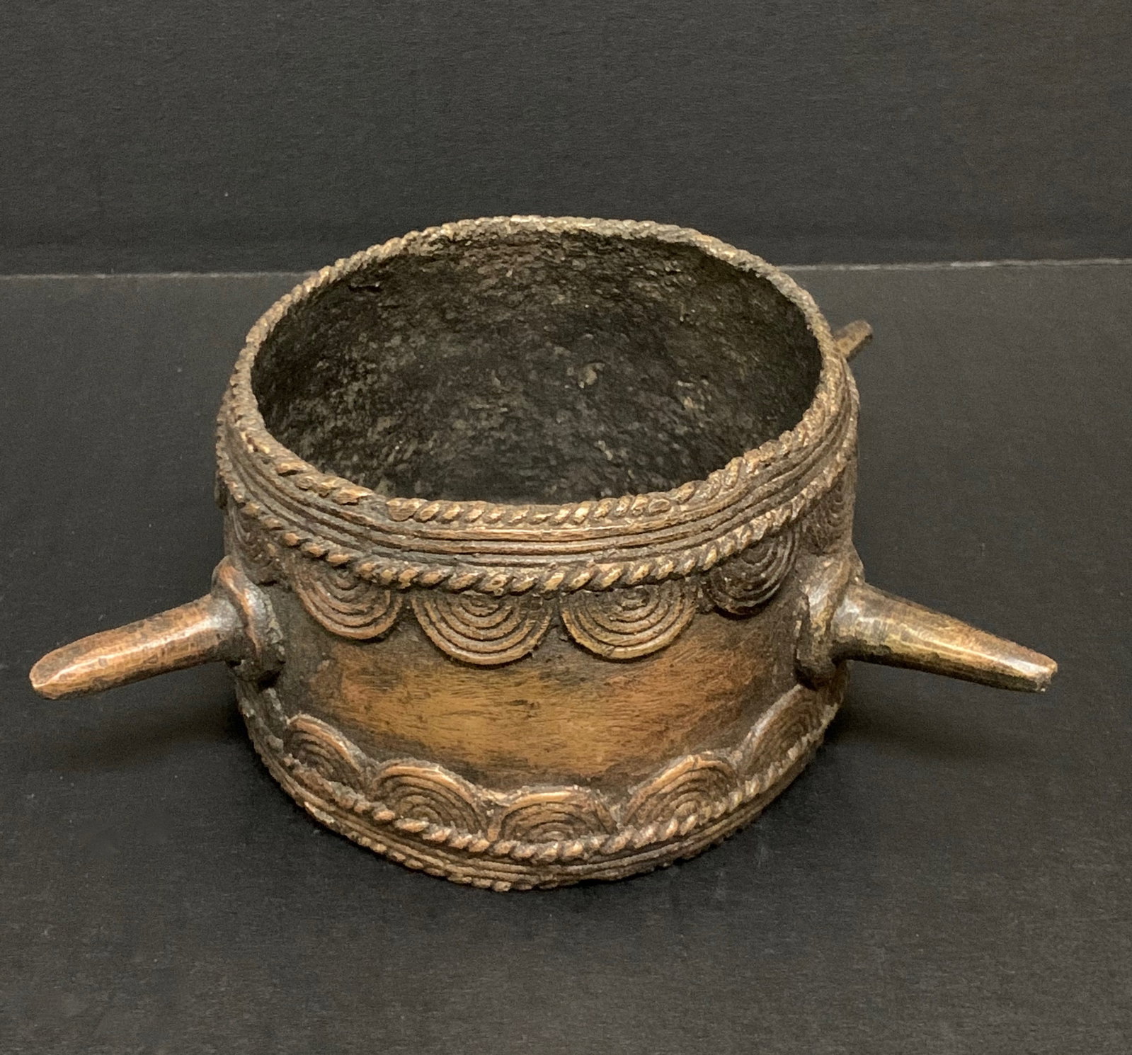 Nigerian Bronze Currency: African Tribal Art Nigerian Bronze Currency. The dimension is 3 inches high x 7 inches wide. Please be aware that some of the items are vintage, secondhand, old ages, antiques and may have a defects o