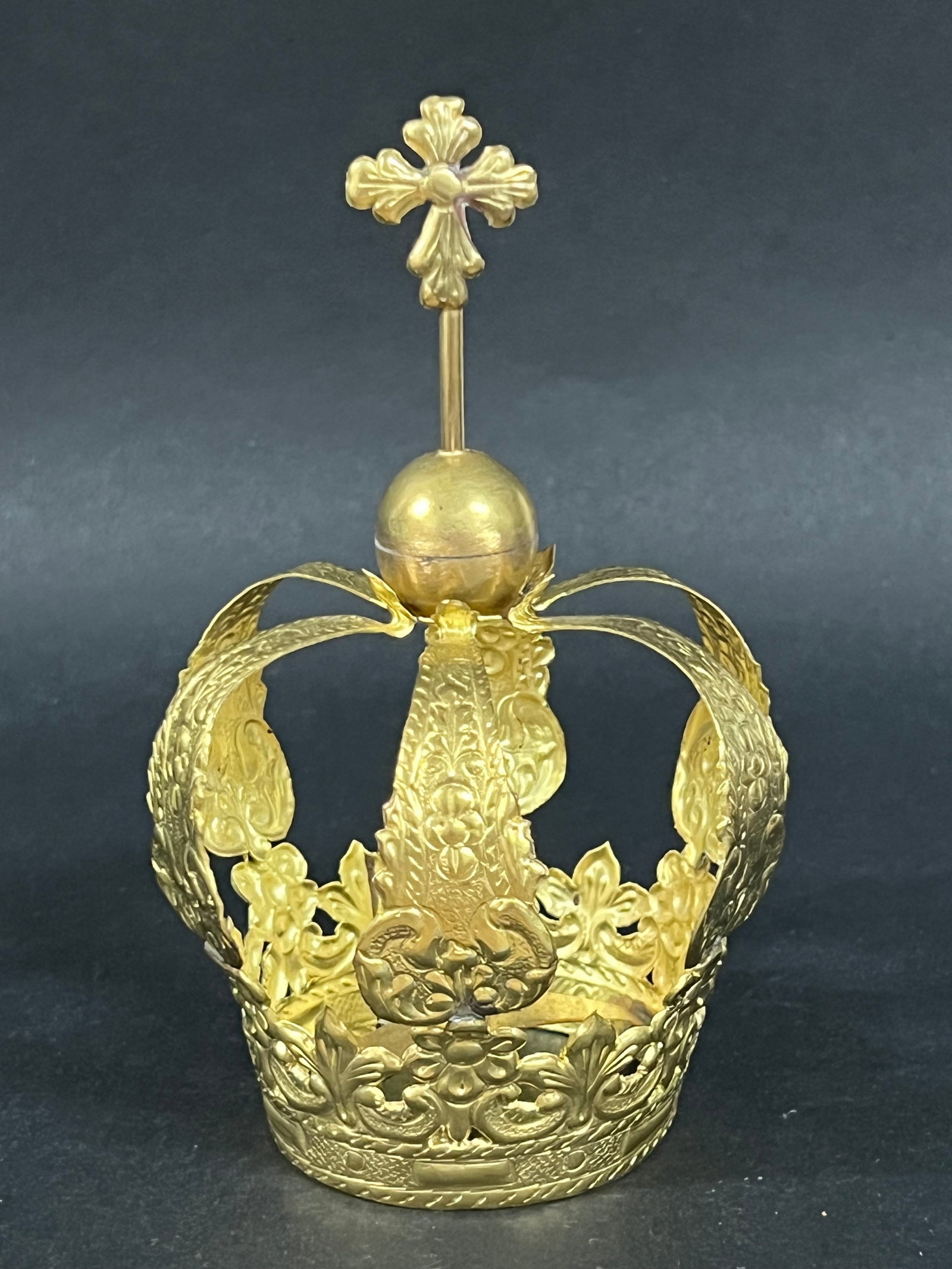 Saints Metal Gilt Crown