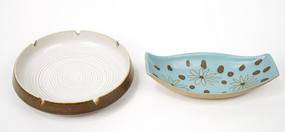Martz Studio and Robert Maxwell Ashtrays Baby blue and: Baby blue and flower patterned ceramic tray designed and manufactured by Martz Marshall Studios, signature on bottom Large glazed ceramic ashtray, designed by Robert Maxwell, signature on bottom