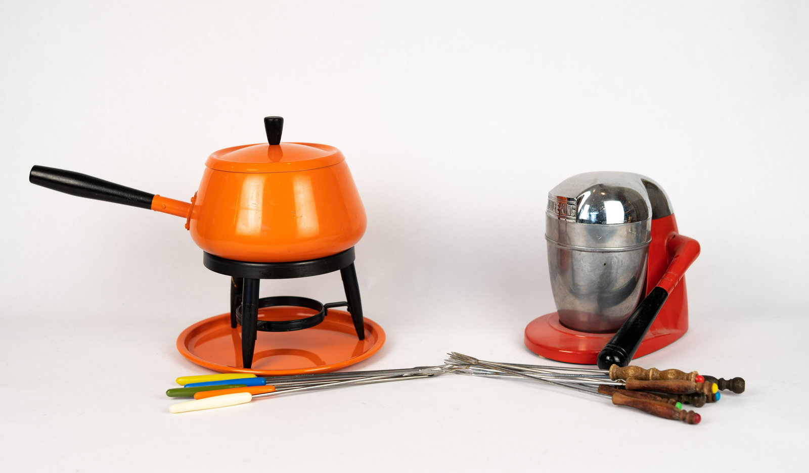 Shachi Fondue Set and Hand Crank Juicer (1 of 8)