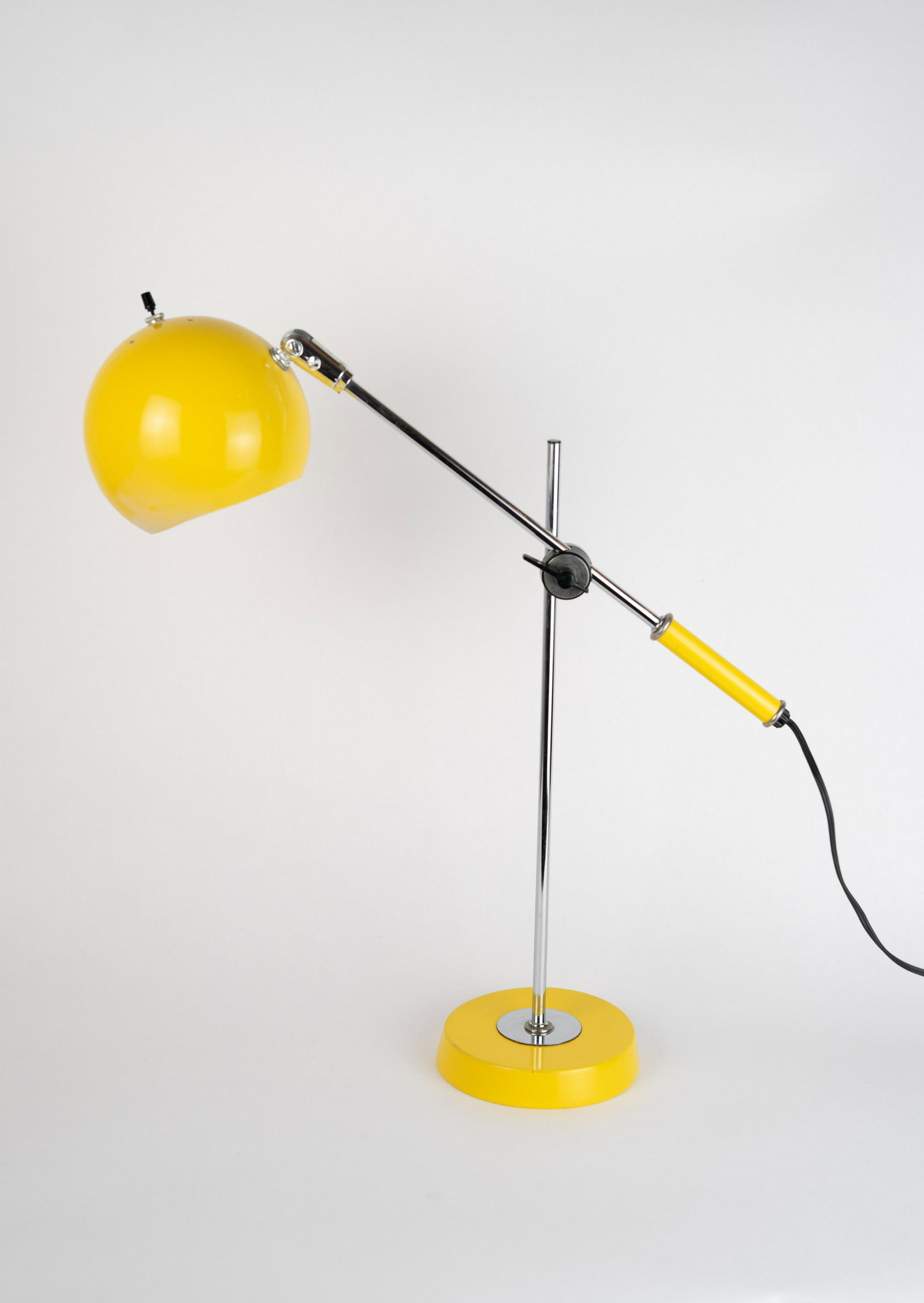 Robert Sonneman Attri. Eyeball Cantilever Desk Lamp, Chrome, Yellow (1 of 10)