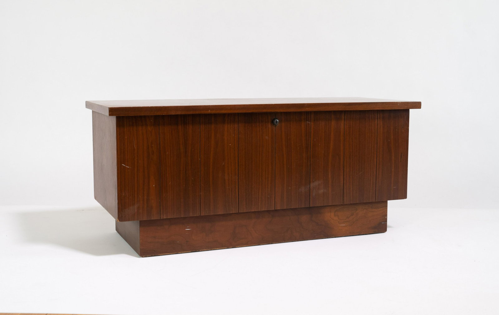 Lane Blanket Chest (1 of 15)