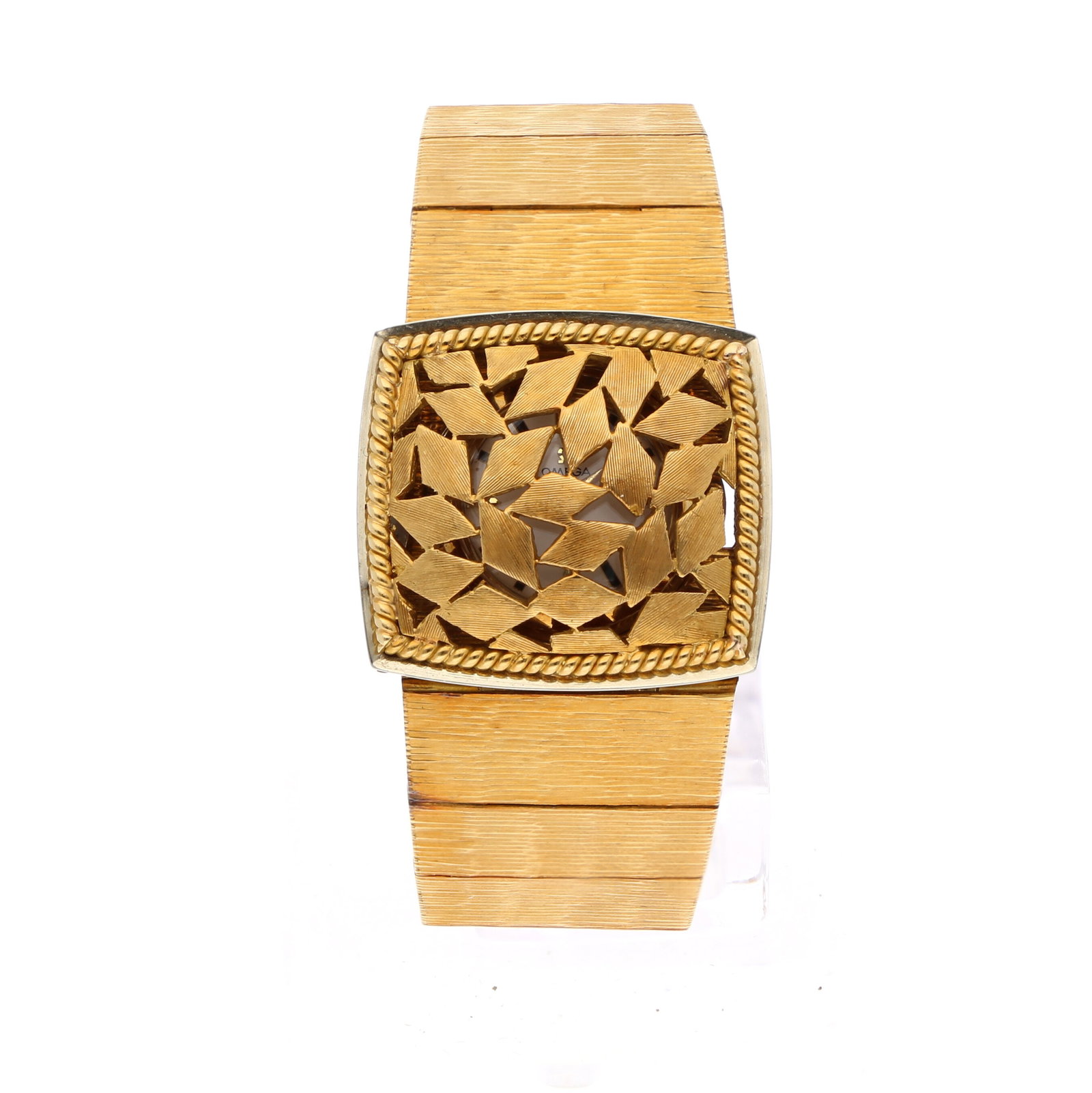 Omega: OMEGA LADIES SECRET WATCH "HIDDEN TIME", 18K Gelbgold, Herstellungsjahr 1961, Durchmesser 26 mm × 24 mm, Gehäuse Cushion-förmiges Klappdeckelgehäuse aus 18K Gelbgold mit durchbroch