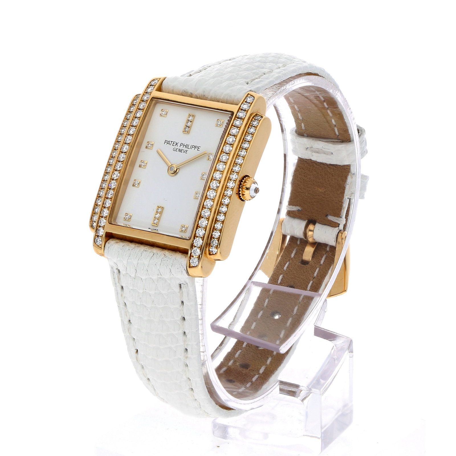 Patek Philippe: PATEK PHILIPPE GONDOLO, 18K Gelbgold (750), Referenz 4825/100-001, Herstellungsjahr ca. 2002, Durchmesser 25 mm × 33 mm, Gehäuse Rechteckiges Gehäuse aus 18K Gelbgold mit charakteristis