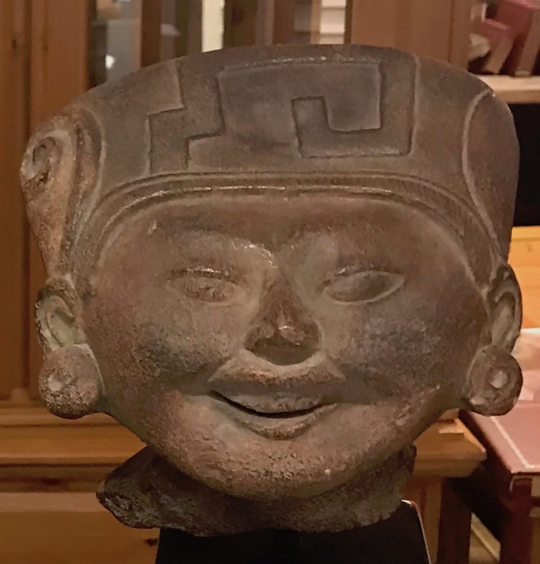 Pre-Columbian Veracruz Terracotta Caritas Sonrientes: Pre-Columbian, Mesoamerican, Gulf Coast Mexico, The Remojadas Culture of the Veracruz area of modern Mexico, ca. 600 to 800 AD | A fine smiling Veracruz Sonriente Figure Head of a large Sonrientes fig