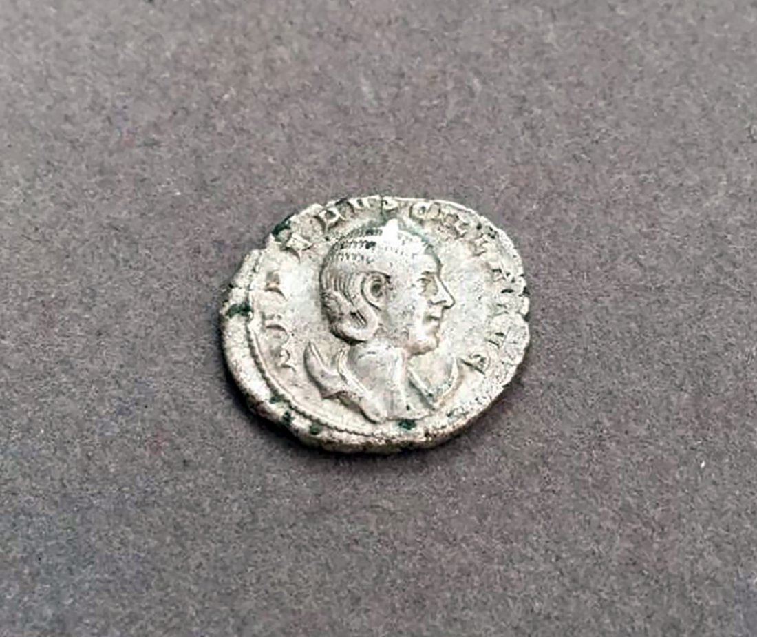Ancient Roman Herennia Etruscilla Silver Coin (1 of 2)