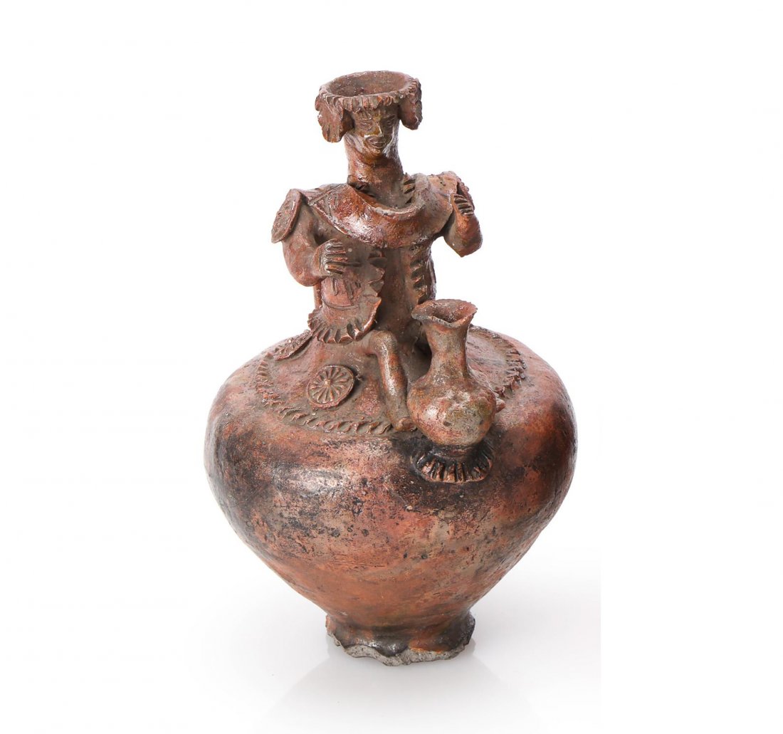 Fine Early Native American Figural Pottery Vessel (1 of 5)