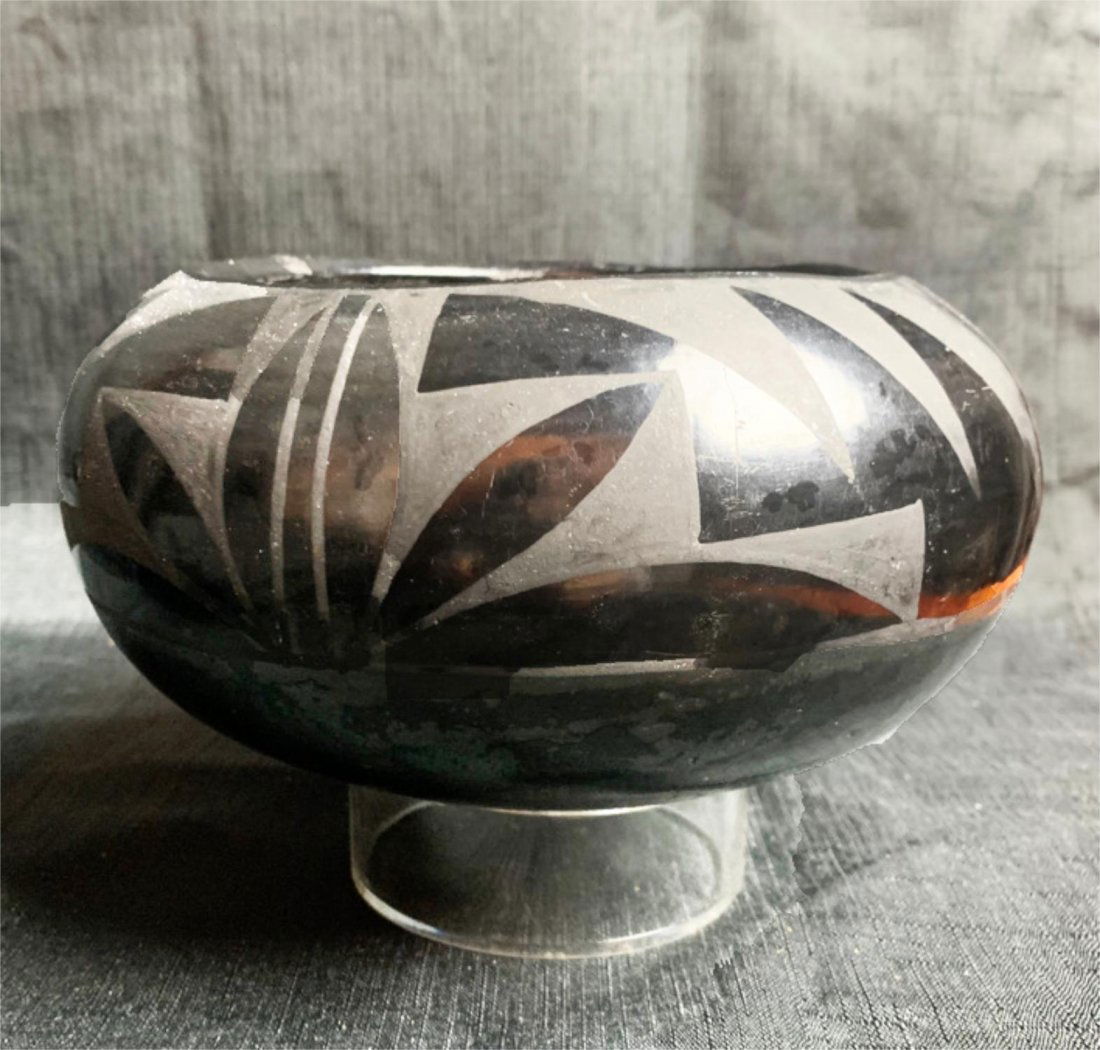 Early Vintage Native American Pueblo Black on Black Pot (1 of 5)