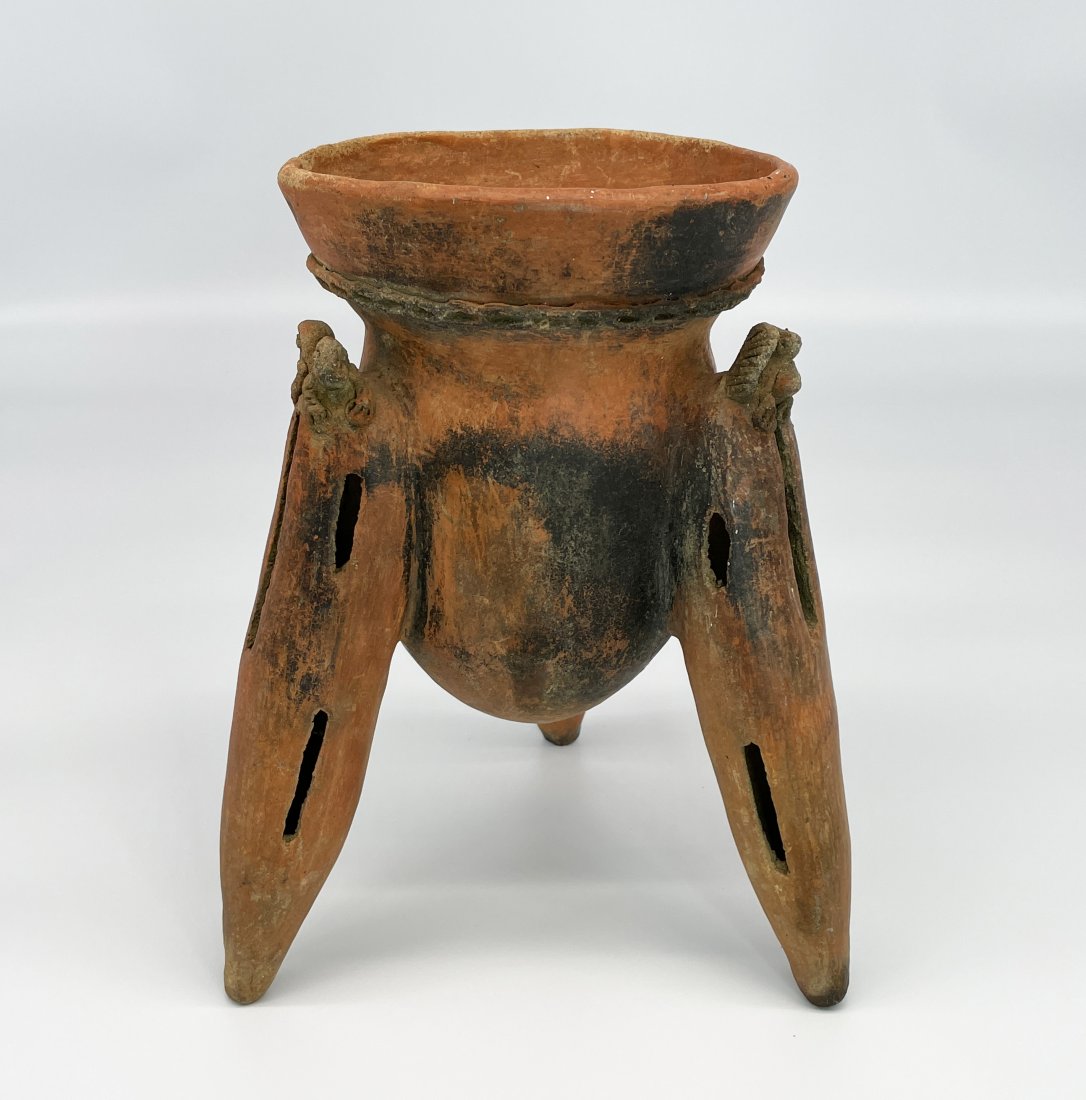 Pre-columbian Costa Rica Shark Leg Tripod Pottery (1 of 6)