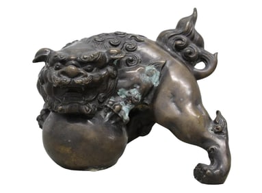 Antique Chinese Bronze Guardian Lion / Foo Dog