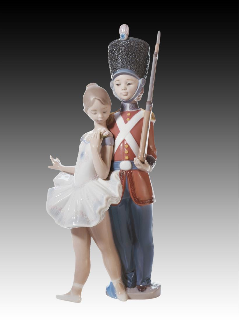 Lladro Little Tin Soldier Figurine 8321 (1 of 3)
