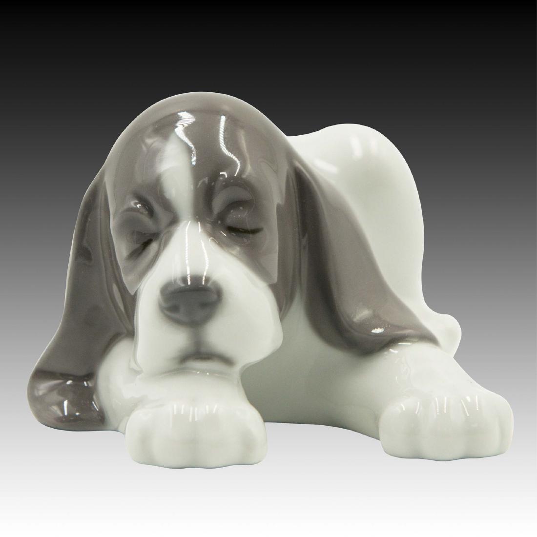 Lladro Sleepy Puppy Figurine 9134 (1 of 4)