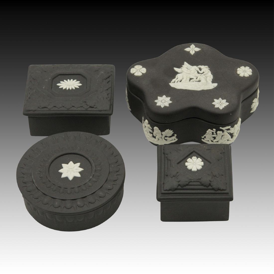 4 Wedgwood Jasperware Basalt boxes (1 of 16)