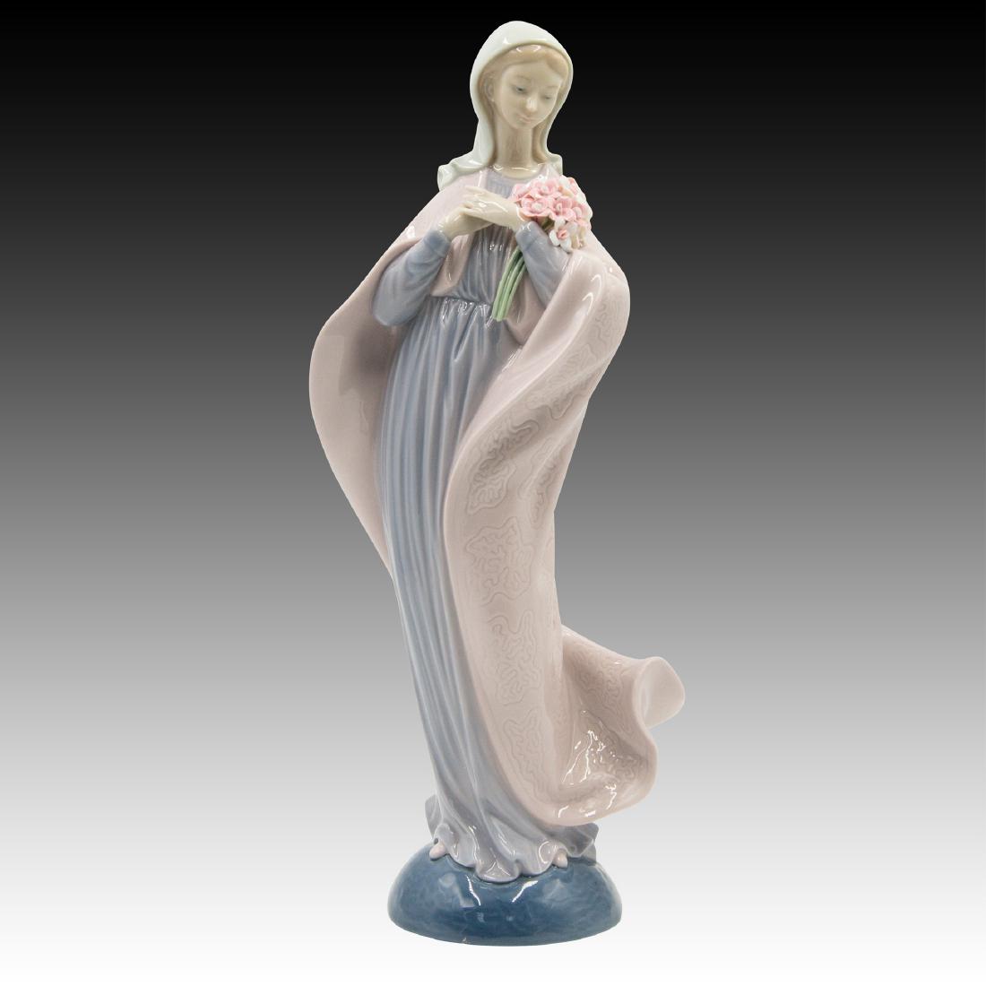 Lladro Madonna With Flowers Figurine 5171 (1 of 3)