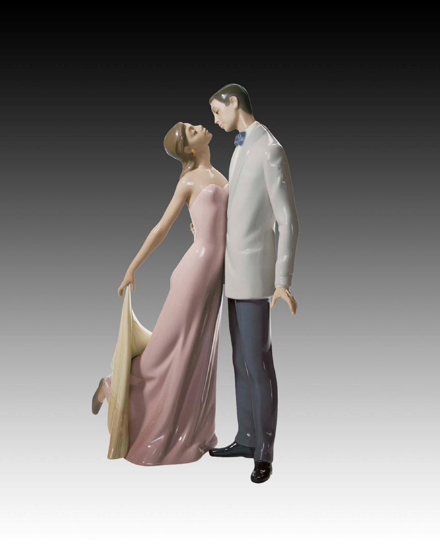 Lladro Happy Anniversary Figurine 6475 (1 of 3)