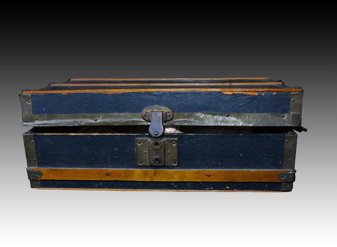 1 Doll sized flat steamer trunk Worcester (1 of 9)