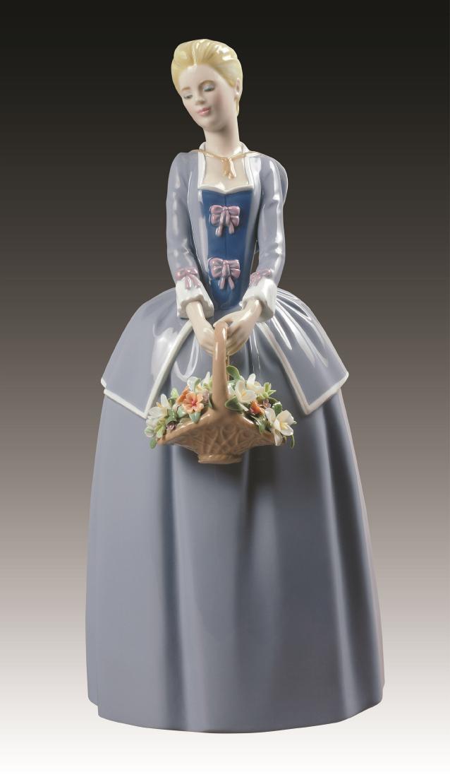 Lladro Garden Blossoms #9180 Figurine (1 of 3)