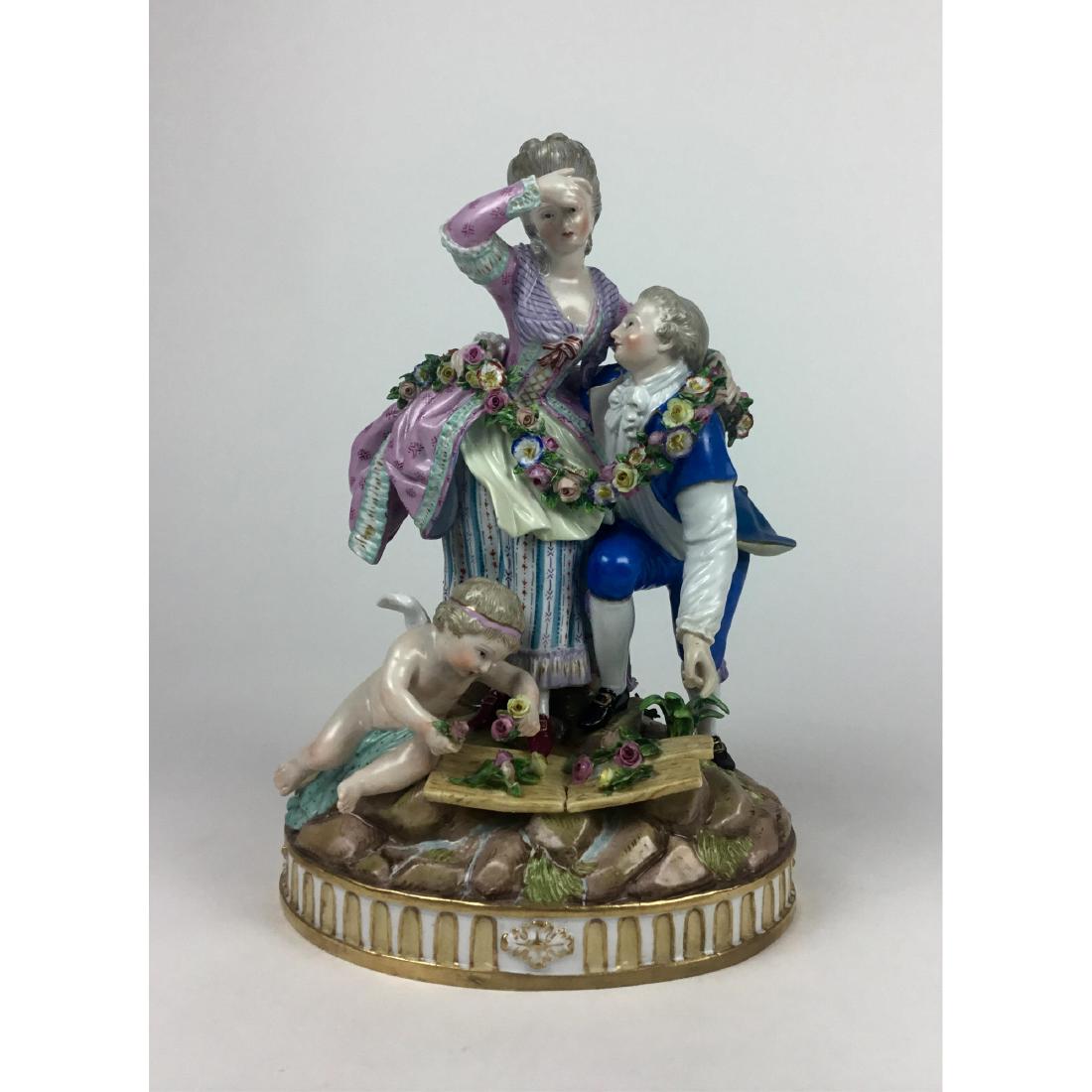 MEISSEN NOBLE COUPLE AND CHERUBS GROUP FIGURINE (1 of 9)