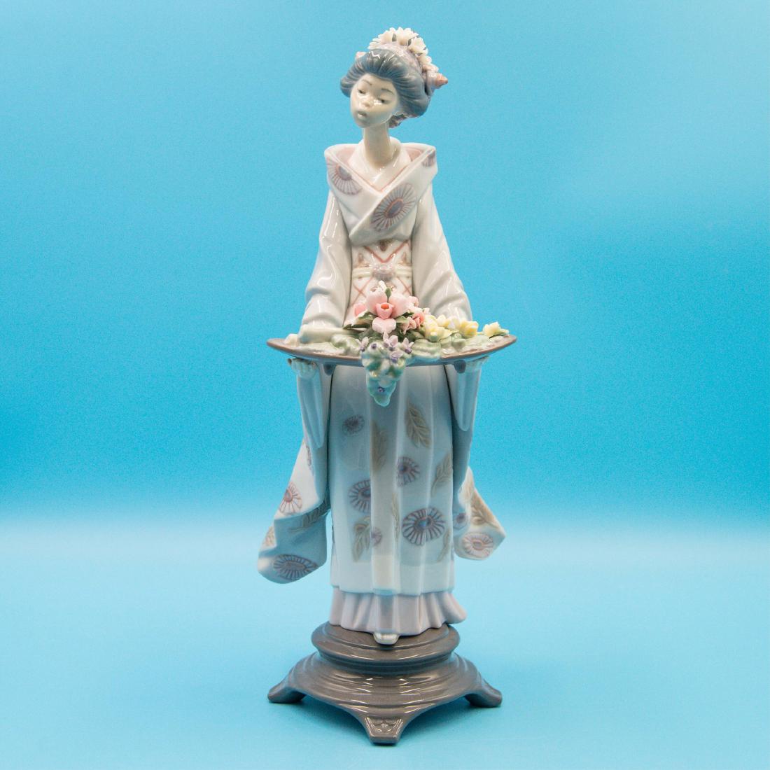 LLADRO NATURE'S GIFTS PORCELAIN FIGURINE (1 of 5)