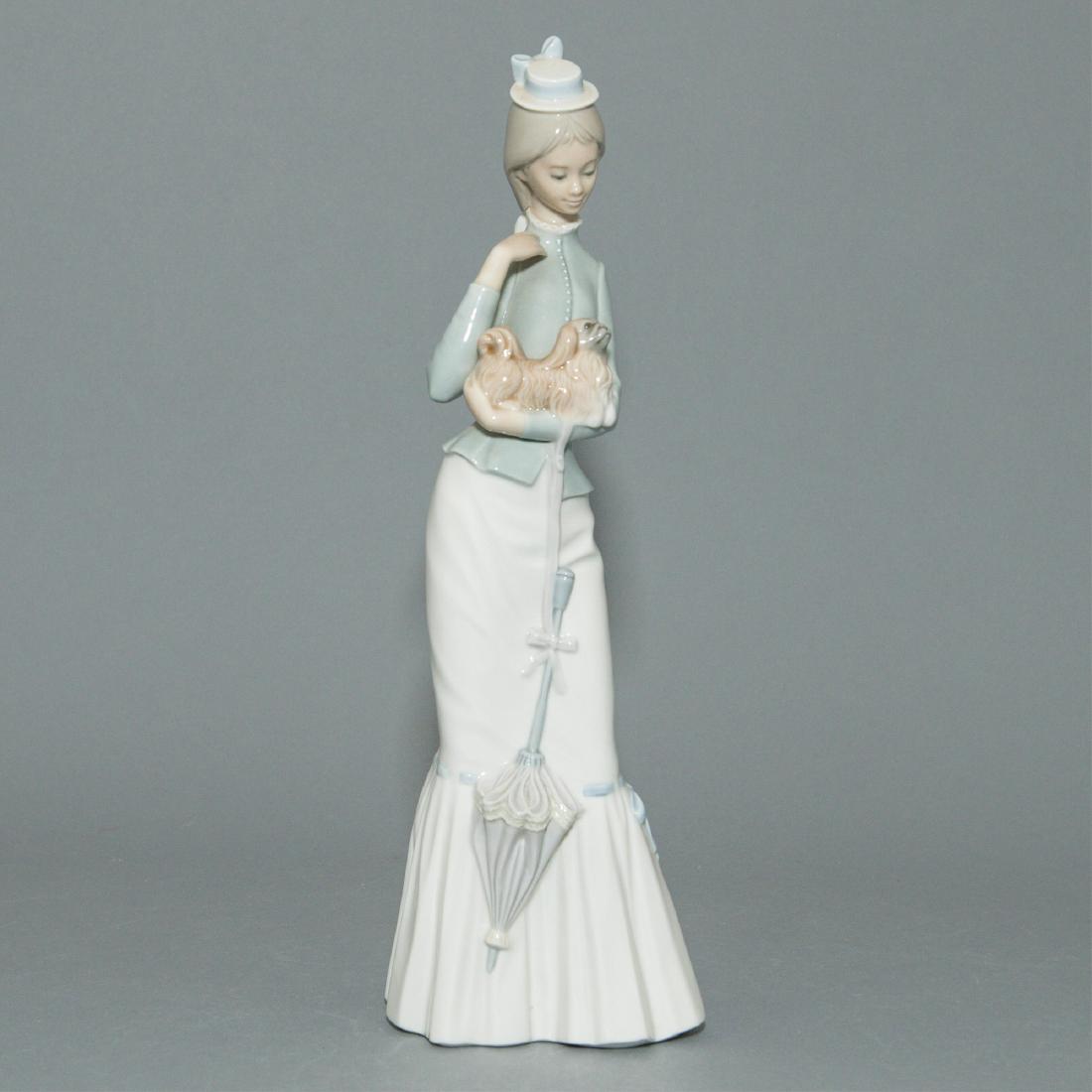 LLADRO WALK WITH THE DOG FIGURINE 4893 (1 of 5)