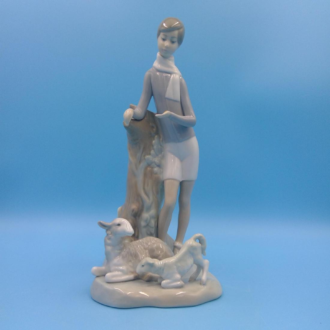 LLADRO PORCELAIN FIGURINE BOY WITH LAMBS (1 of 6)