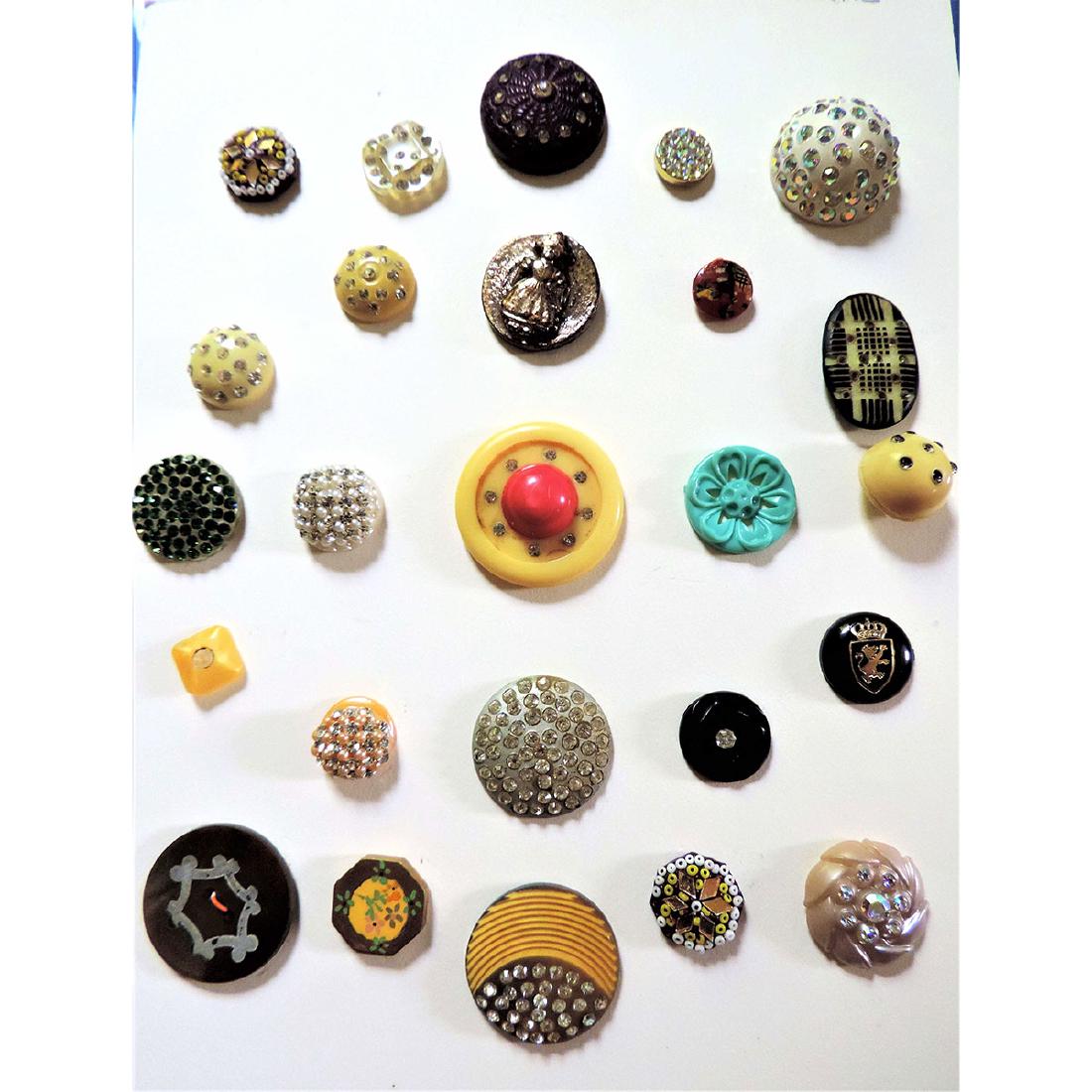 2 CARDS OF CELLULOID AND PLASTIC BUTTONS (1 of 2)