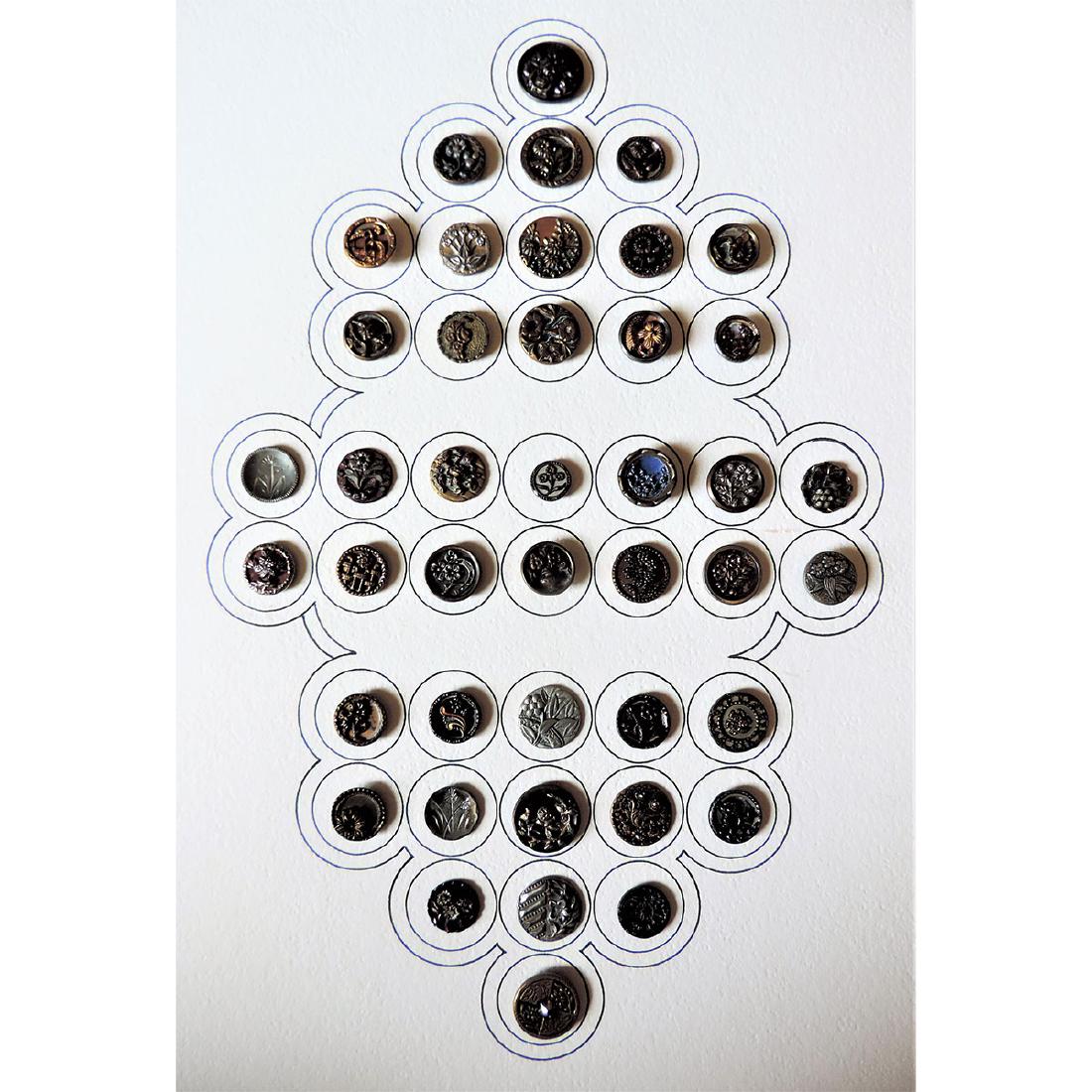 OVER 100 SMALL PICTURES AND DESIGN BUTTONS (1 of 3)