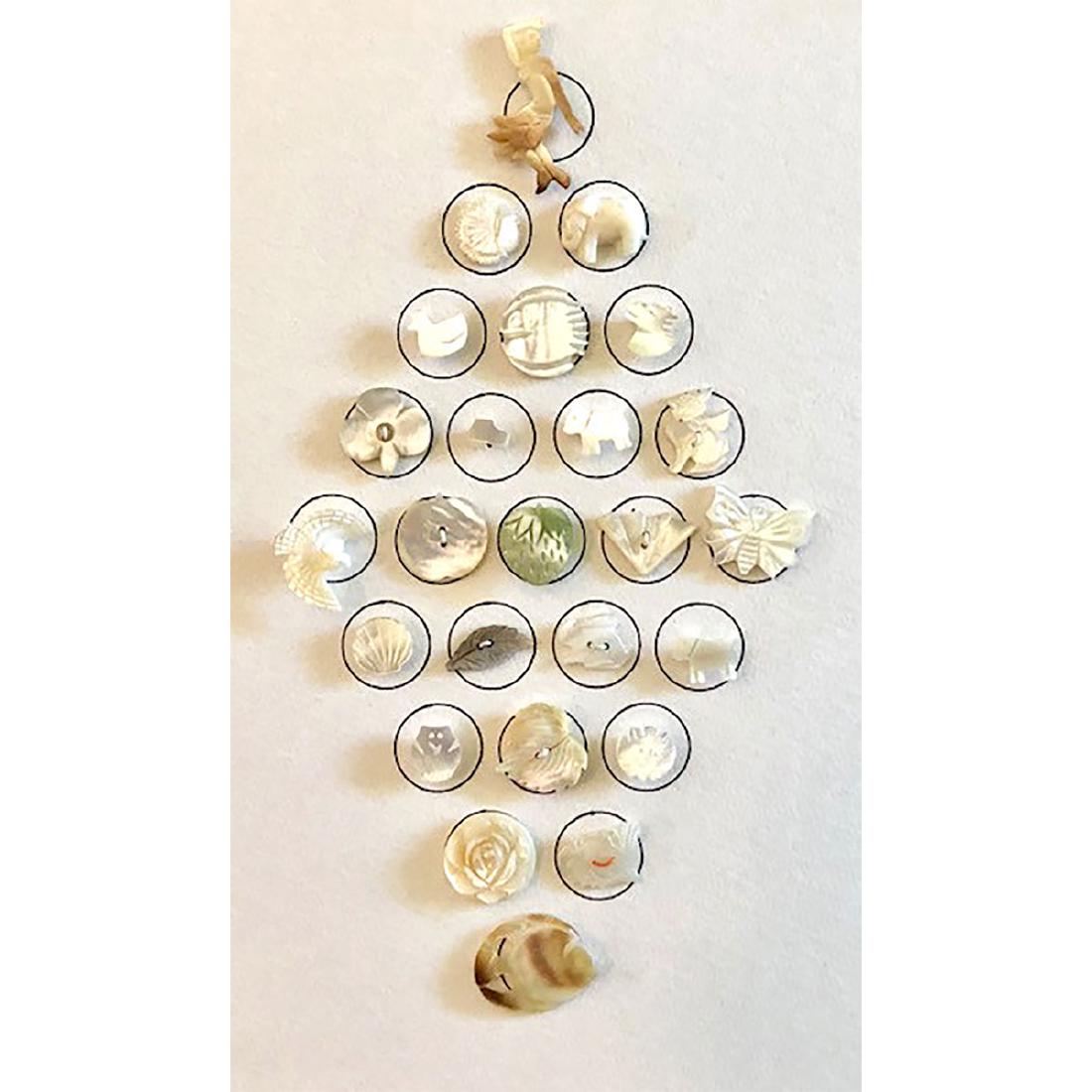 CARD OF 25 SMALL AND MED. REALISTIC PEARL BUTTONS (1 of 4)