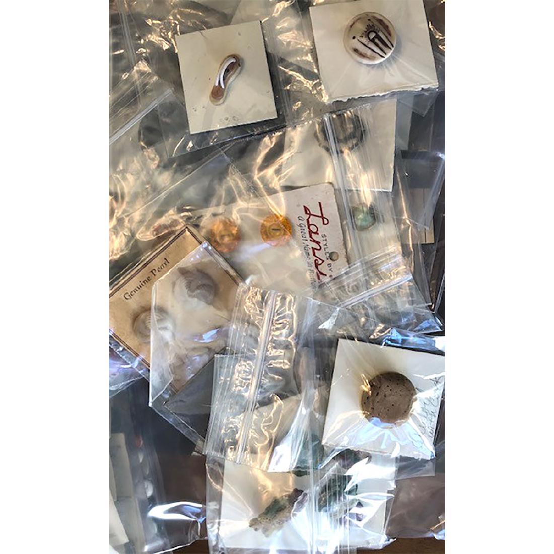 BAG LOT OF INDIVIDUALLY CARDED BUTTONS IN ASSORTED (1 of 1)