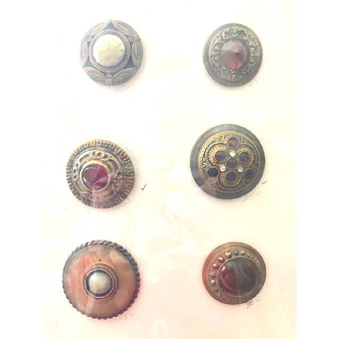 6 LARGE JEWEL AND 3 LARGE BAKELITE JEWEL BUTTONS (1 of 4)