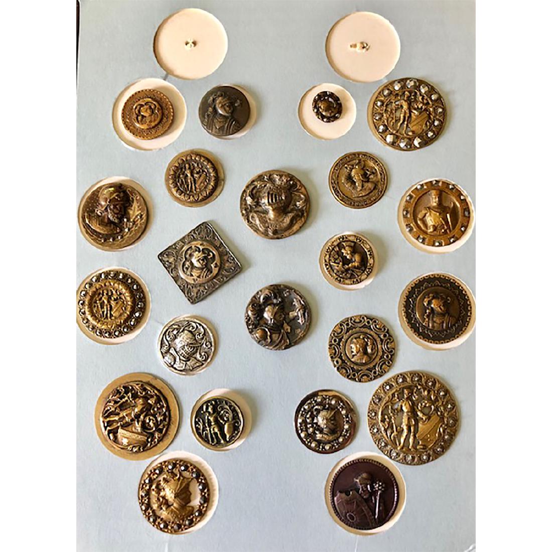 BEAUTIFUL CARD OF 22 METAL HERALDRY (1 of 1)