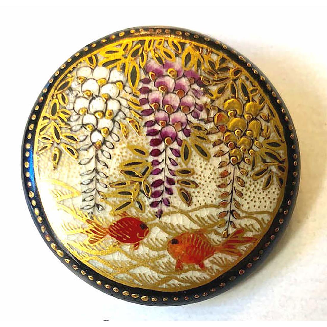 2 LARGE MEDIUM DIV 1 SATSUMA PICTORIALS (1 of 2)