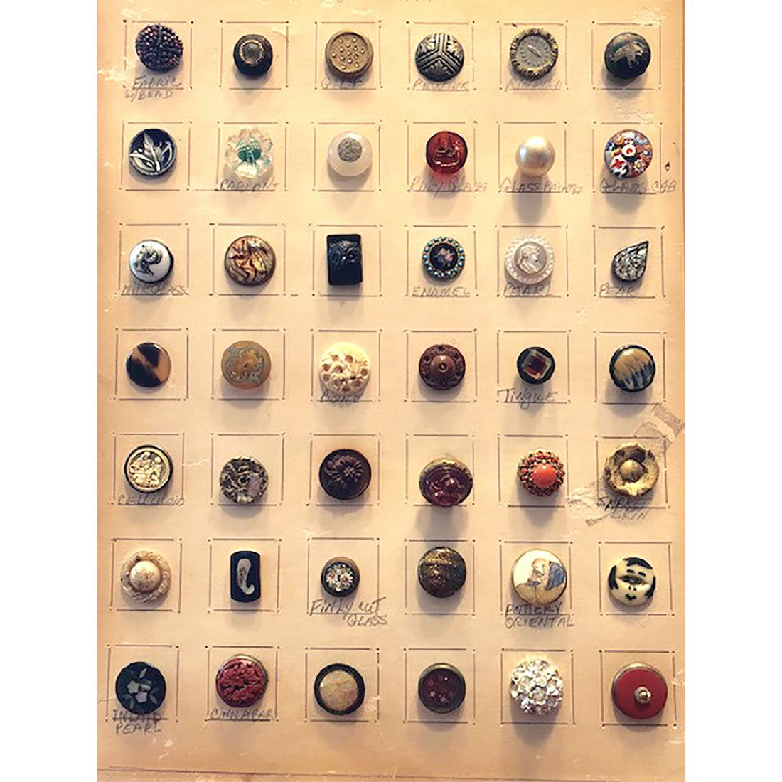 42 SMALL ASSORTED MATERIAL BUTTONS INCL. TINGUE (1 of 4)