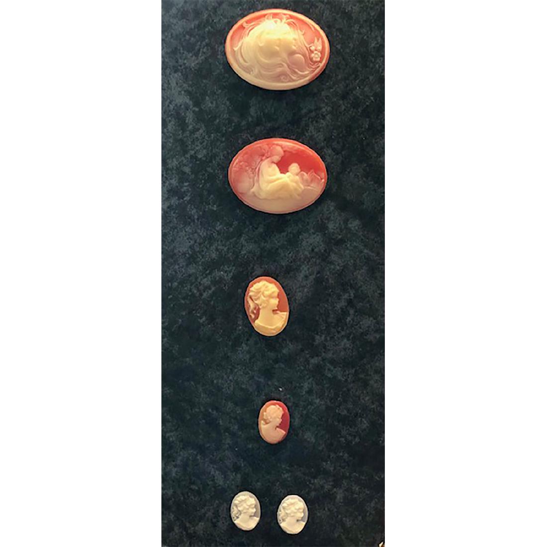 4 CARDS OF S/M/L HEAD BUTTONS INCL. LITHO'S (1 of 9)