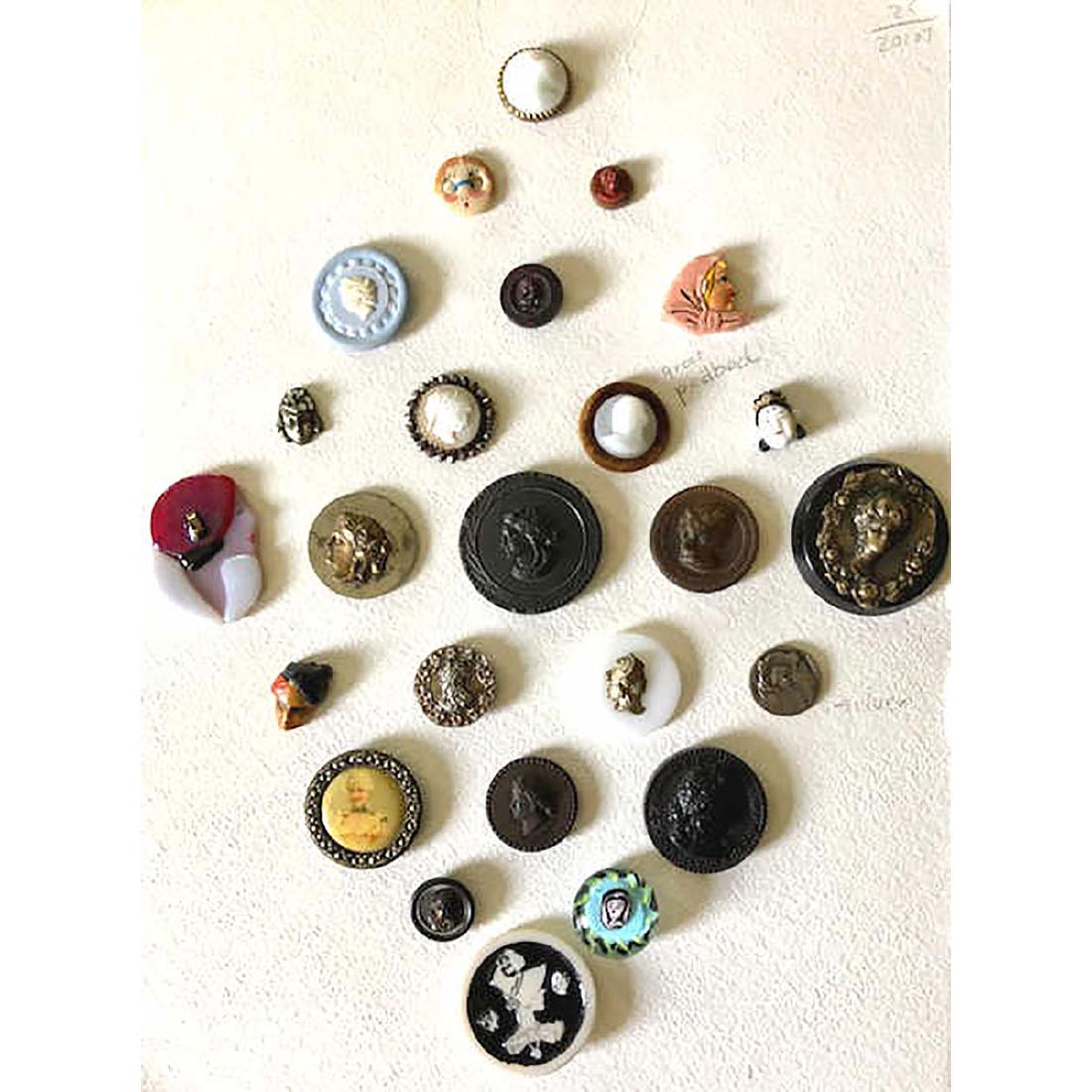 25 S/M/L WOMENS HEAD BUTTONS IN ASST'D MATERIALS (1 of 3)