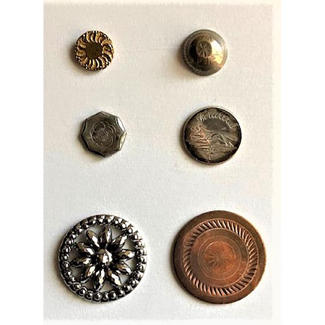 6 S/M/L 18TH C. INCL. COPPER AND SPORTING BUTTONS (1 of 4)