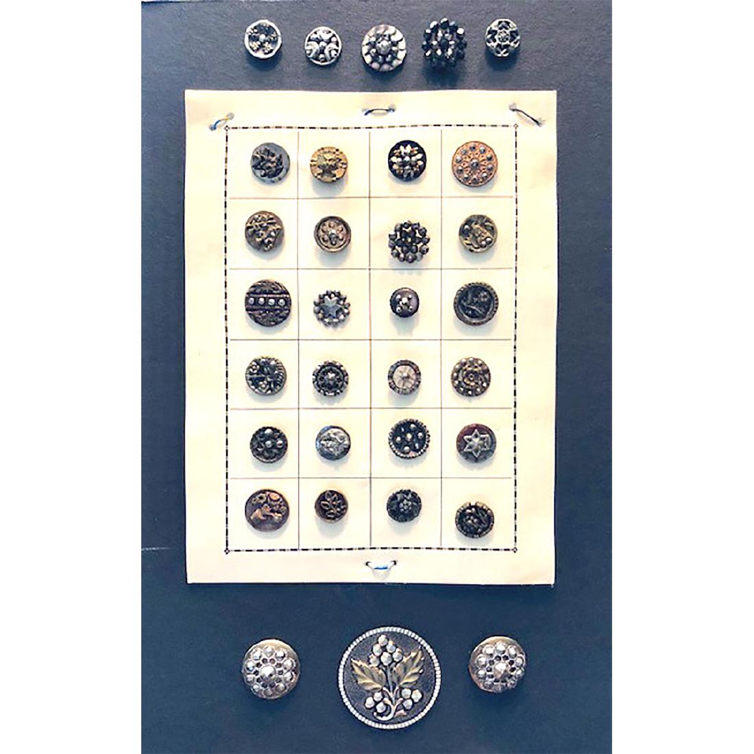 4 CARDS OF MOSTLY SMALL METAL PICTURE BUTTONS (1 of 5)