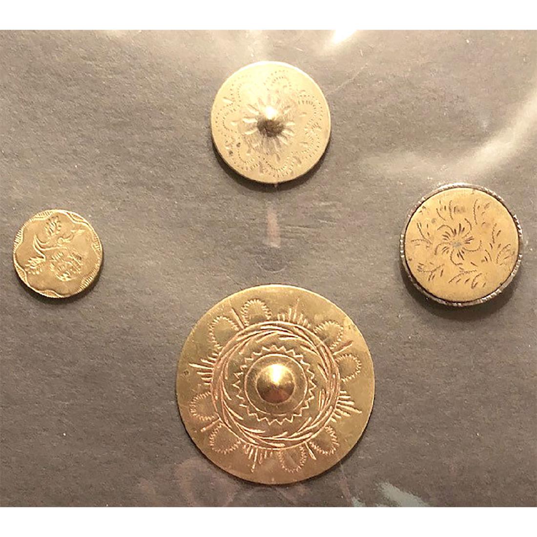 6 M/L EARLY METAL INCLUDING 18TH C. COPPER BUTTONS (1 of 5)