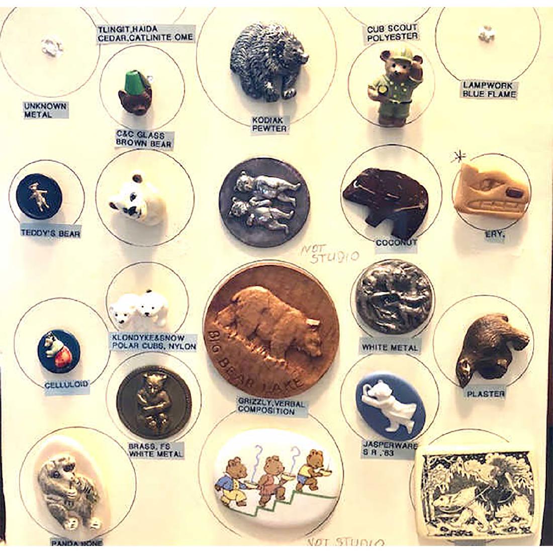 18 S/M/L BEAR BUTTONS IN ASSORTED MATERIALS. (1 of 7)
