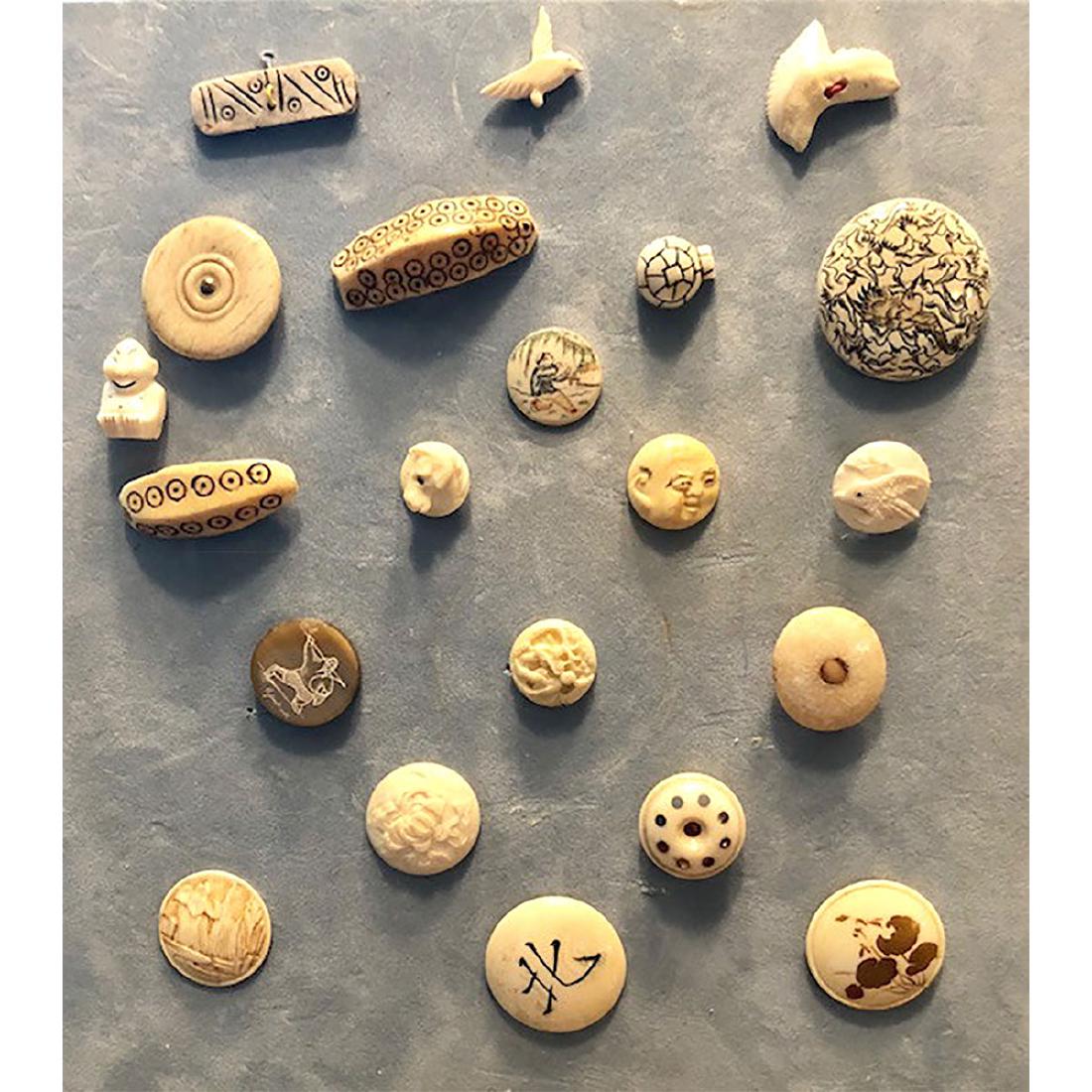 21 S/M/L NATURAL MATERIAL BUTTONS (1 of 6)