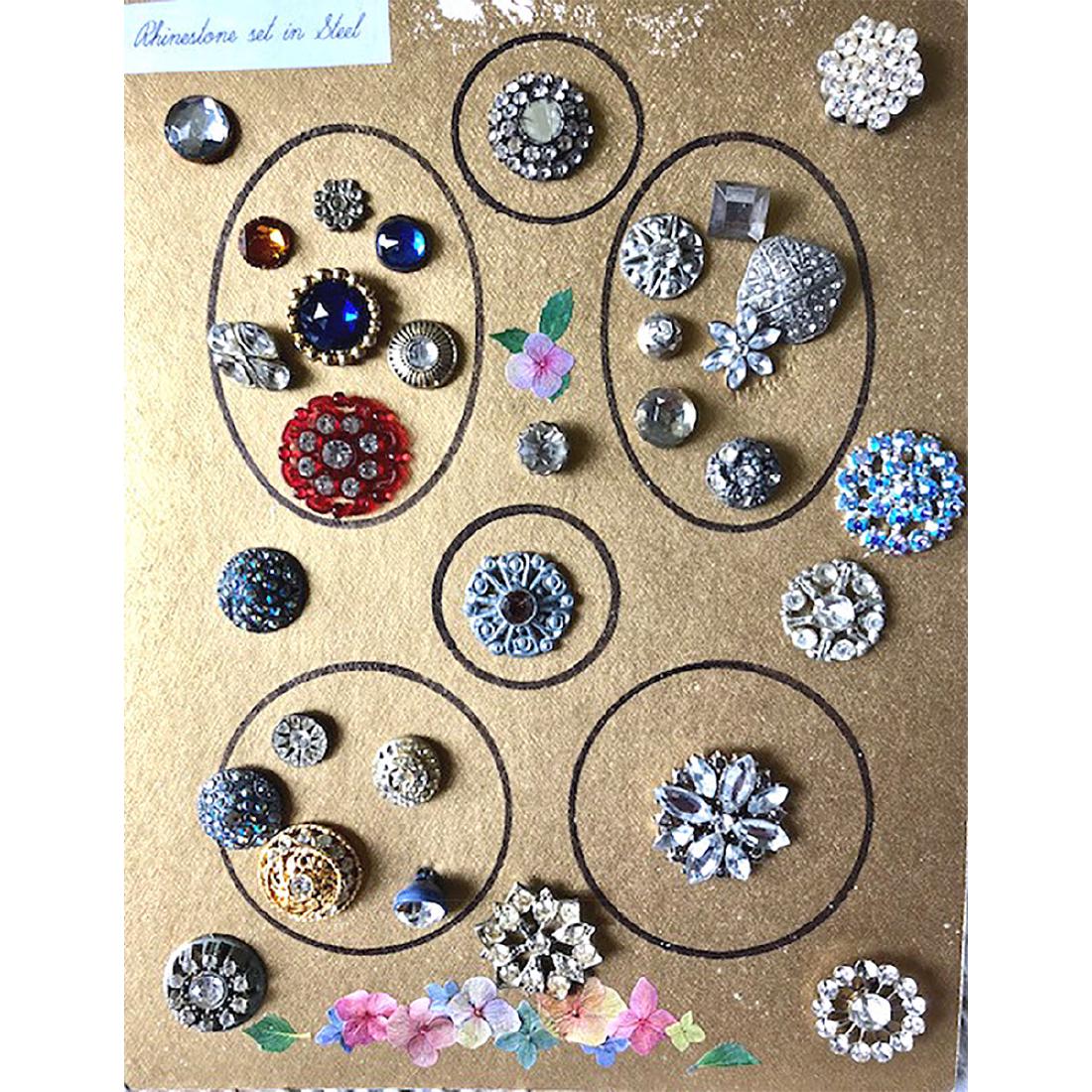4 CARDS S/M/L PASTE JEWEL BUTTONS (1 of 5)
