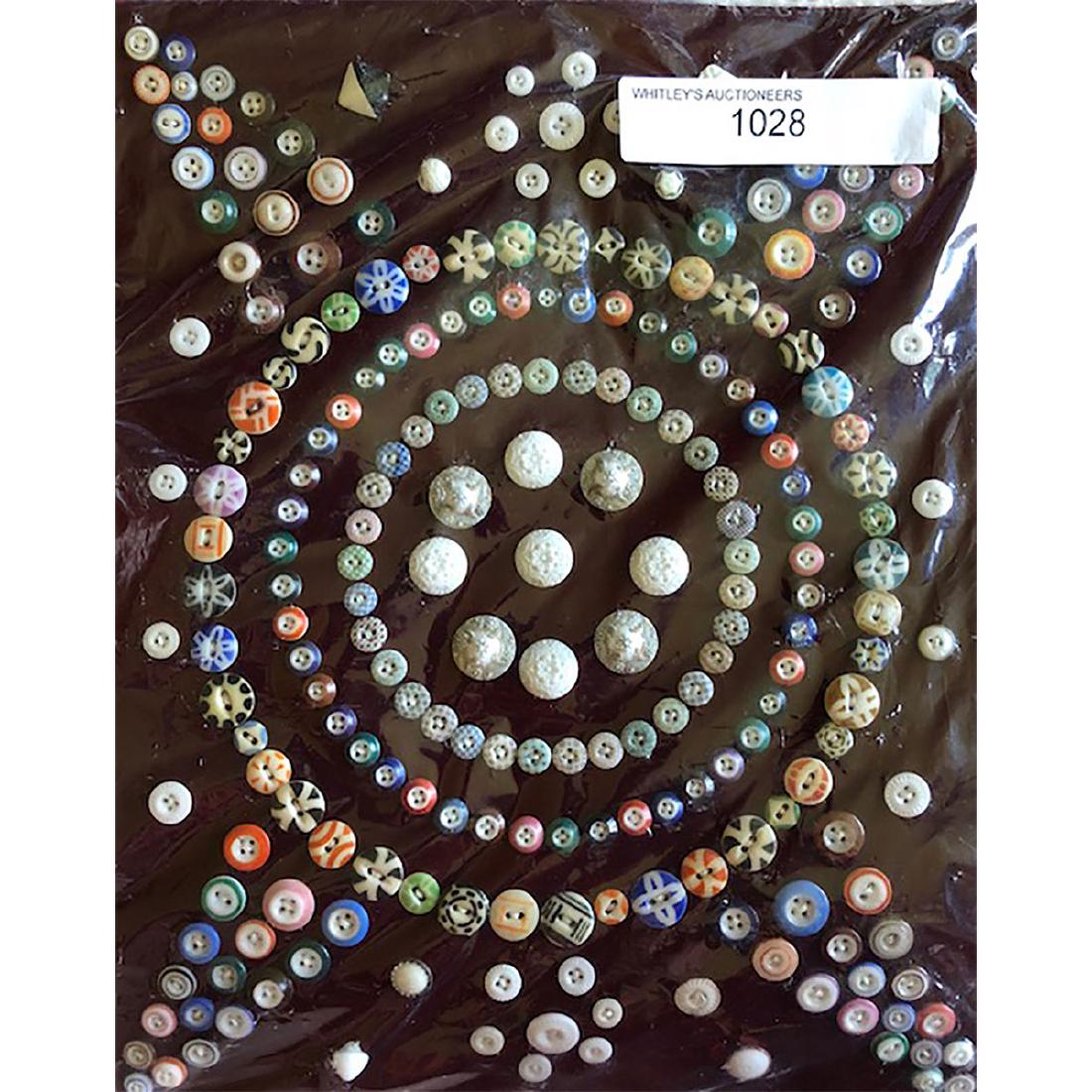 1 LARGE VELVET COVERED CARD OF CHINA BUTTONS (1 of 1)