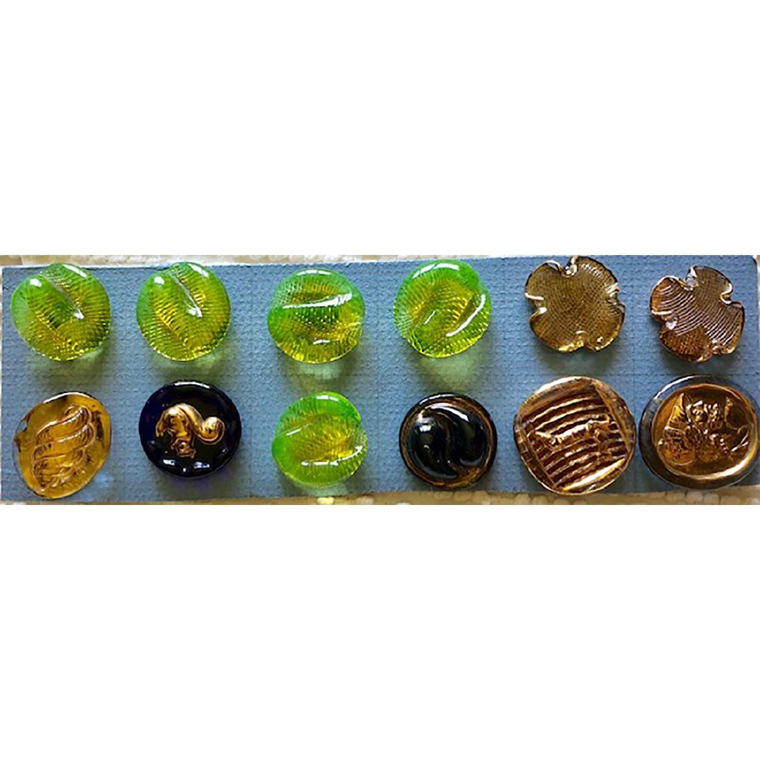 12 MEDIUM/LARGE BIMINI GLASS BUTTONS (1 of 5)