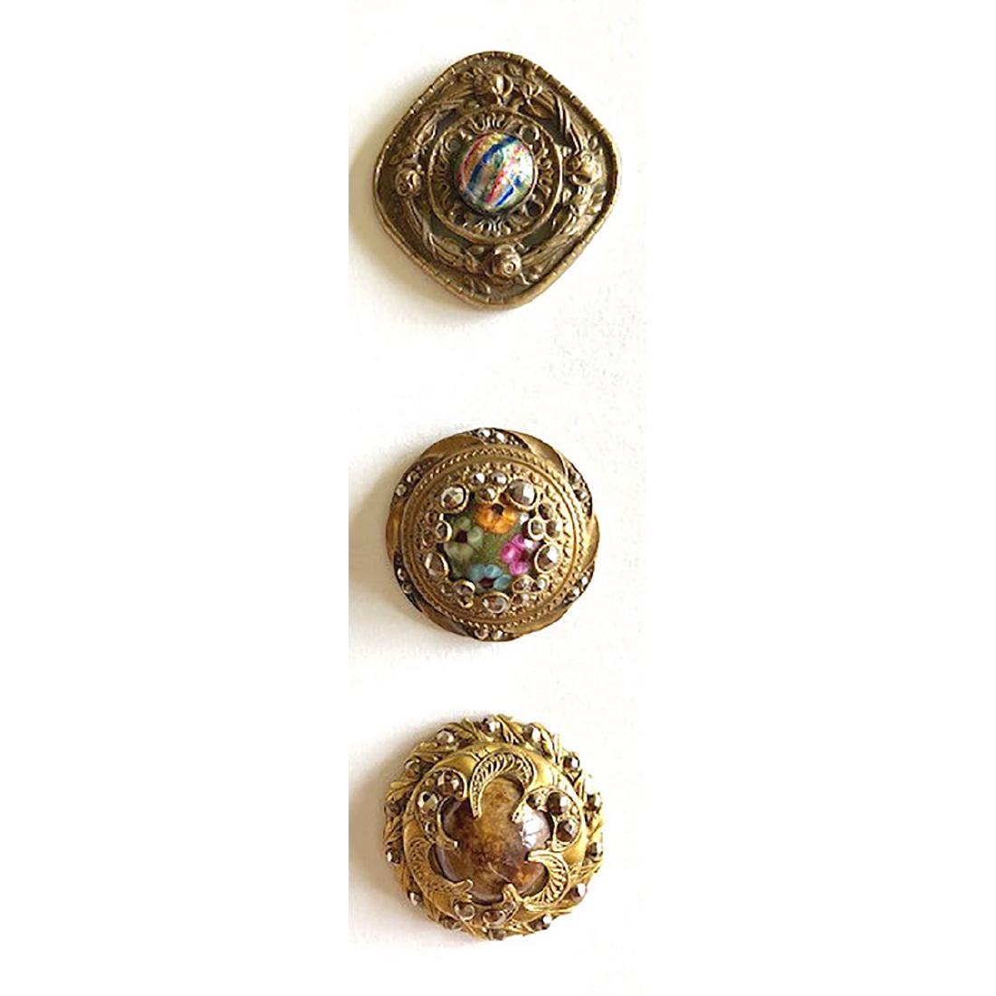 3 LARGE GAY 90 JEWEL BUTTONS (1 of 4)