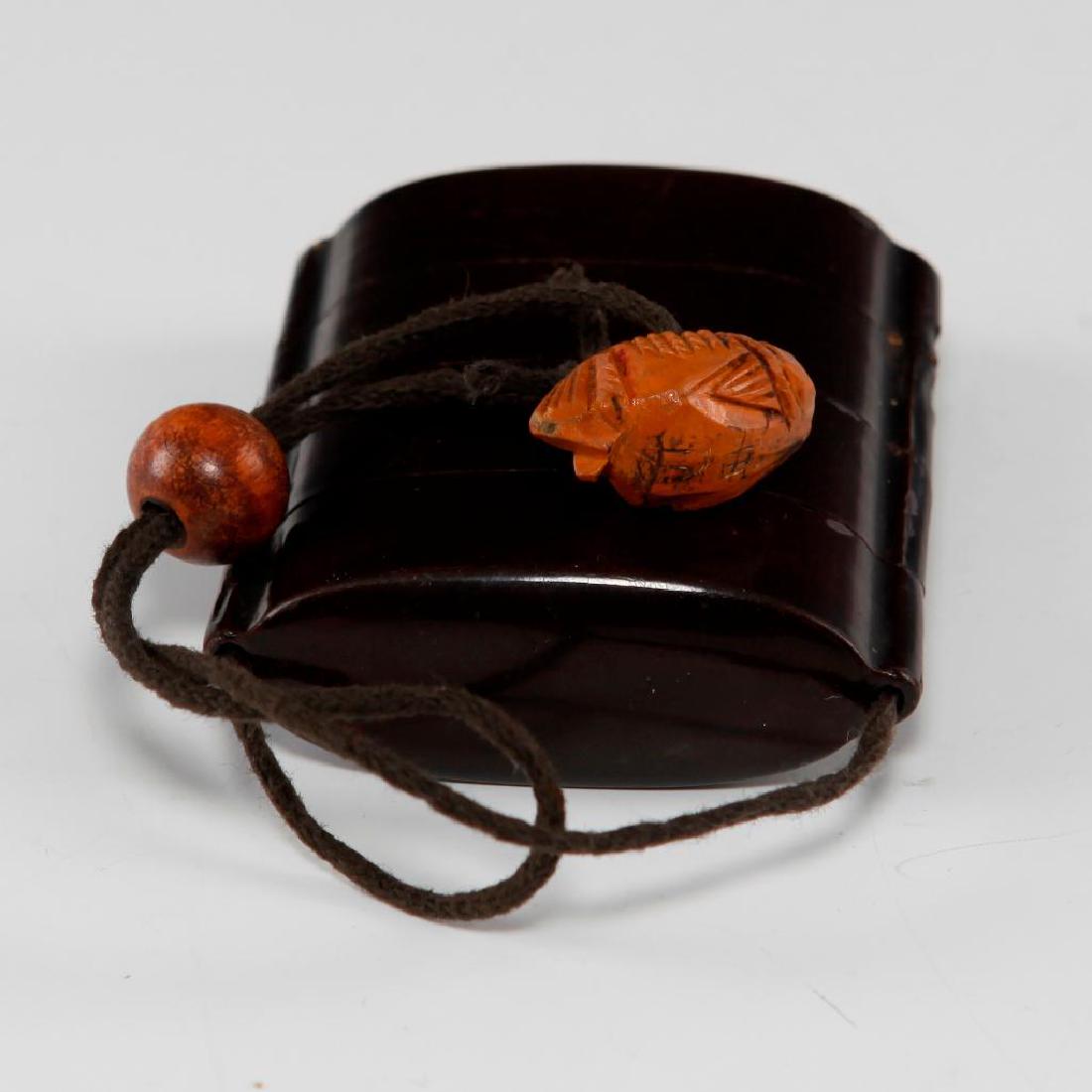 ANTIQUE JAPANESE LACQUER INRO WITH CARVED NETSUKE (1 of 5)