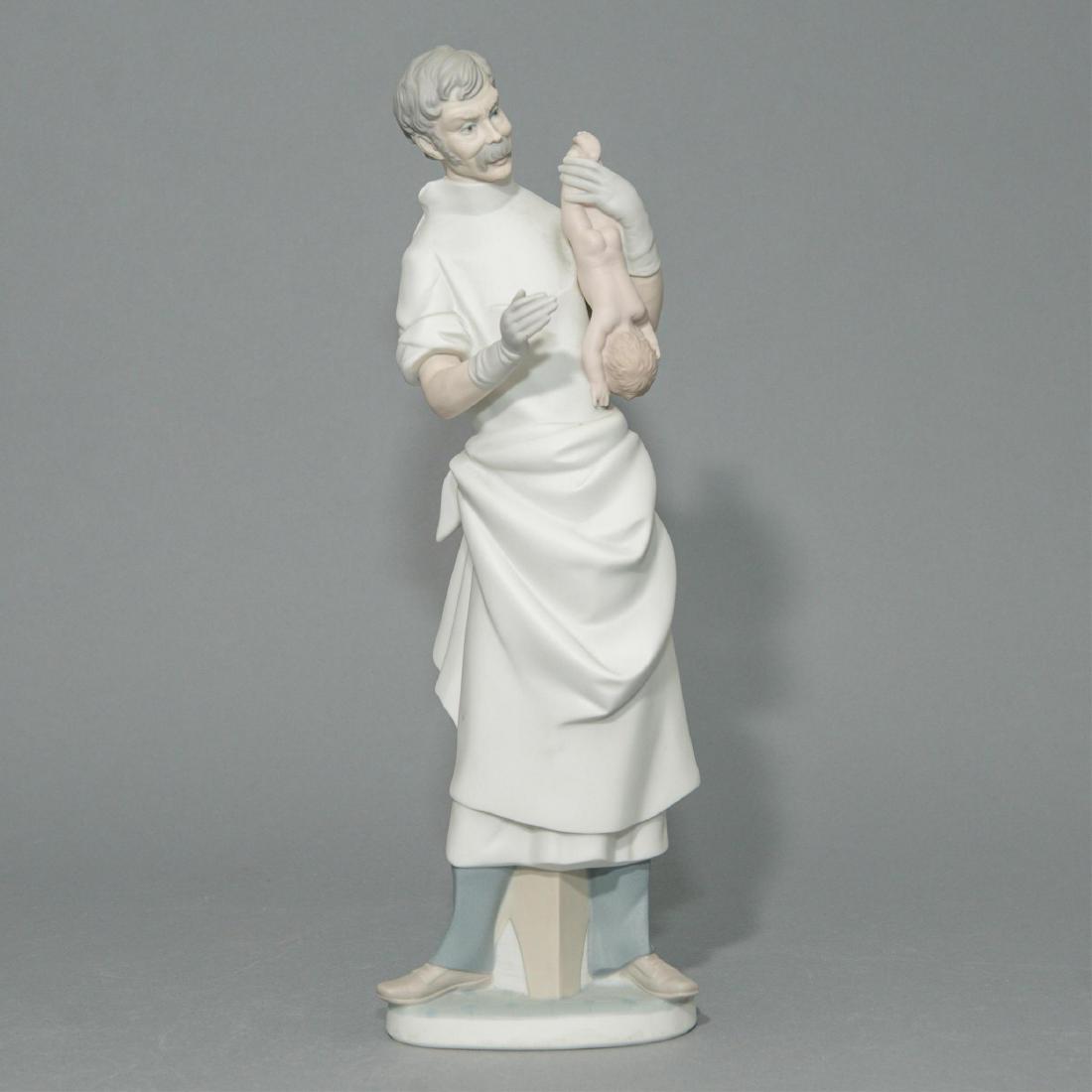 LLADRO OBSTETRICIAN PORCELAIN FIGURINE (1 of 5)